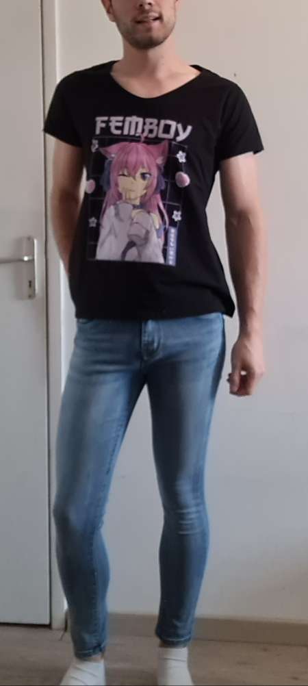 Profil Gay passif cherche un glory hole ou lieux ext — Falaise