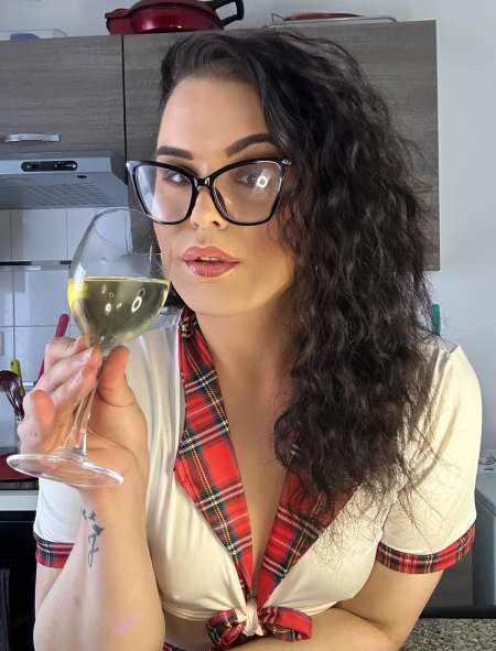 Profil Belle Tania Portugaise efféminé — Champigny sur marne