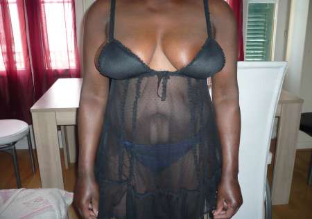 Profil PULPEUSE F BLACK BI ET LIBERTINE (RECH F BLACK BI) — Paris 17eme