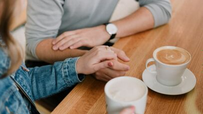 Profil Jeune femme pour accompagner homme à Grenoble